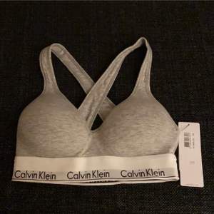 Säljer en helt ny Calvin Klein bralette i storlek XS✨ Nypris 399 kr, mitt pris 240 kr💗