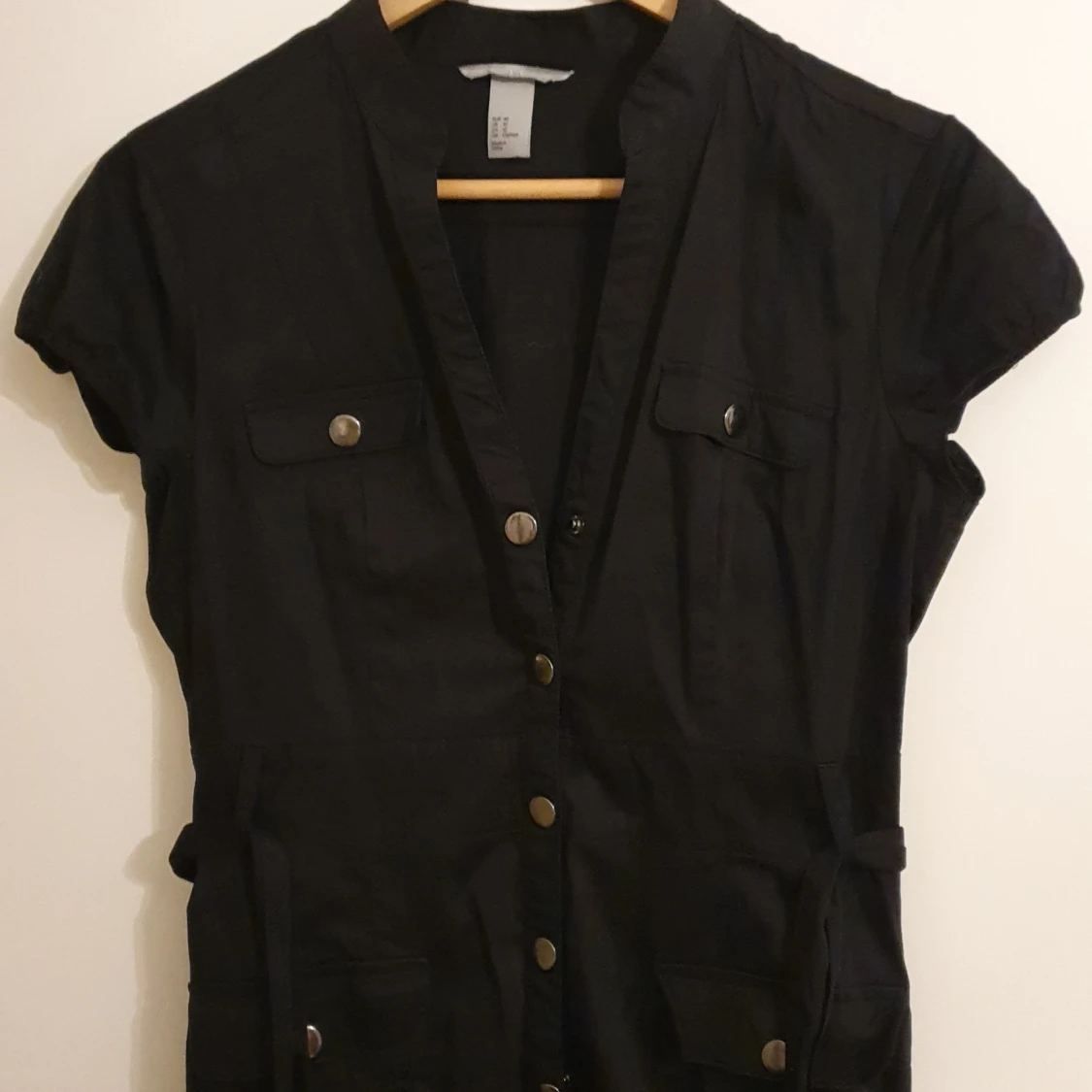 Svart kortärmad klänning - 91