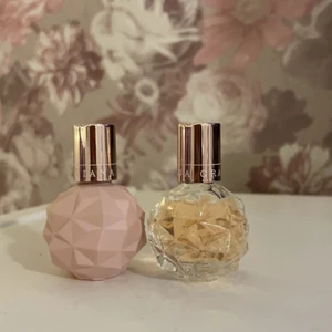 Ariana Grande  - Sweet like candy sold ! Säljer mina 2 mini parfymer av Ariana Grande 💓 helt nya kom i ett sett som kostade 300 så säljer båda för 150+frakt 💓