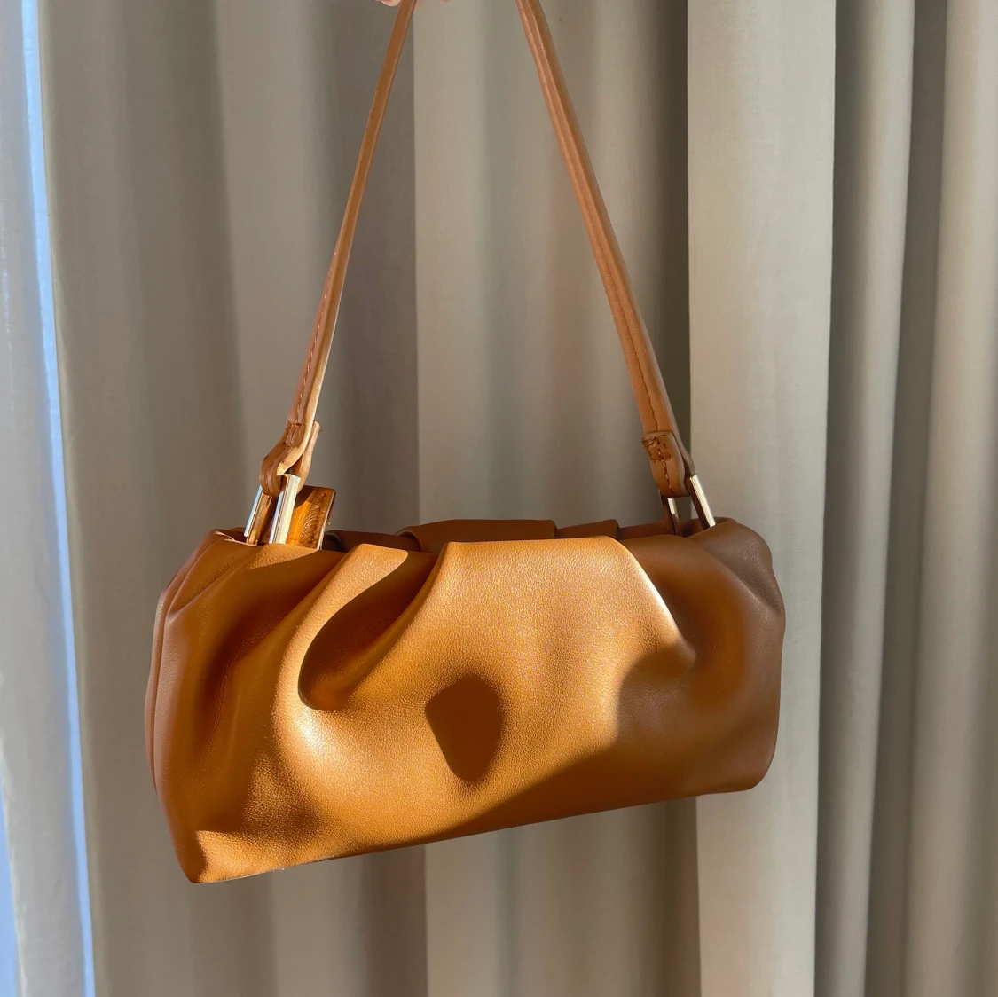 En enkel brun väska🤎 - 90