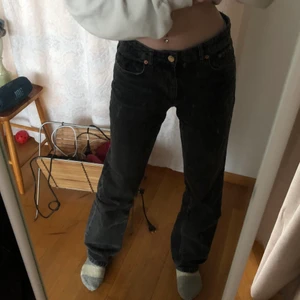 Zara jeans - Midwaist jeans från zara i strl 36, jag är 165 💗