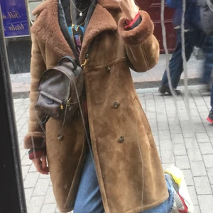 Betala endast för frakt!  - Denna jacka kommer tyvärr inte till användning längre. Fick den för ett tag sedan så har tyvärr inte koll på vart den är ifrån. Den är inprencip i nyskick och inte använd särskilt mycket. Skriv vid intresse! 