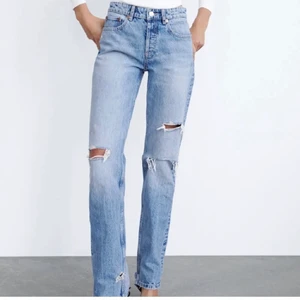 Zara jeans - Säljer dessa helt oanvända jeans från zara. Storlek 38. Skriv vid intresse💕
