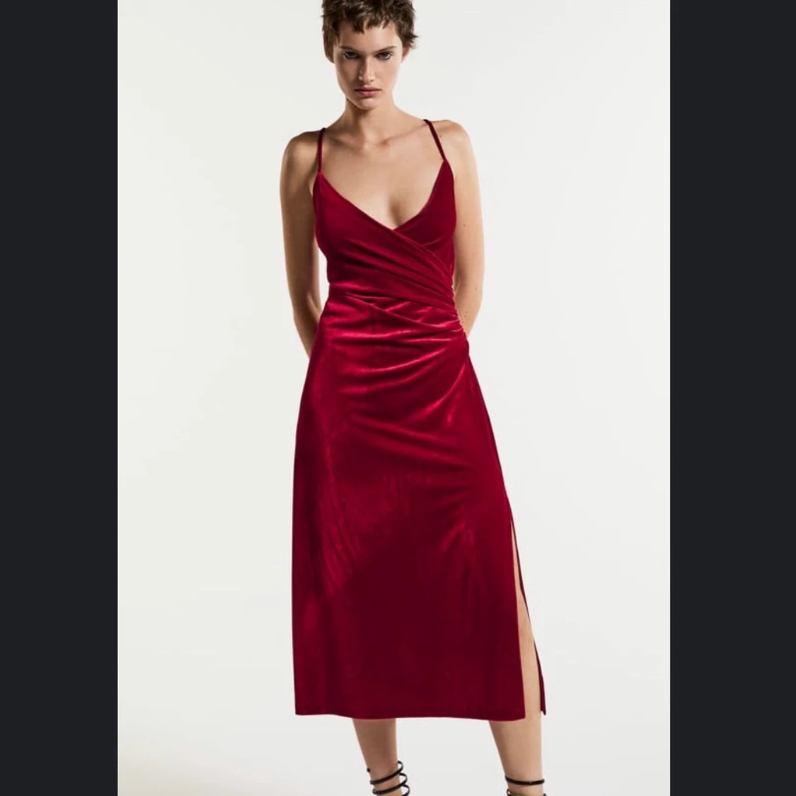 Röd långklänning från Zara