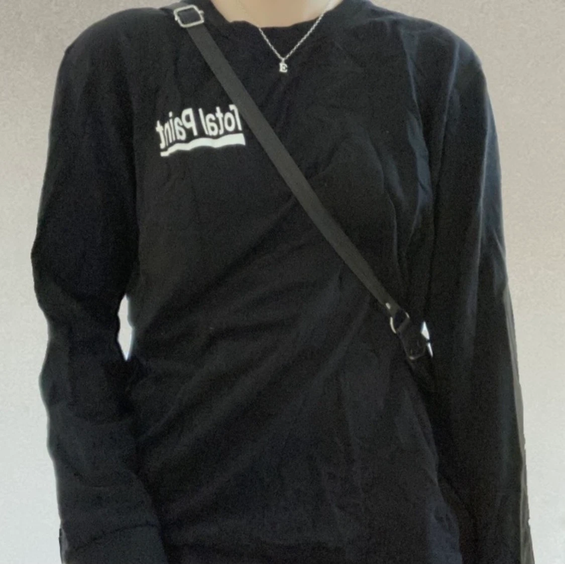 Svart tröja med tryck - 91