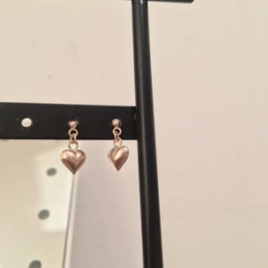 Örhängen - Söta hjärtörhängen❤️‍🔥