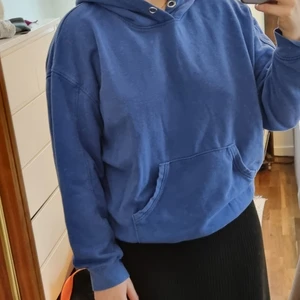 Blå hoddie  - Blå hoddie u storlek S