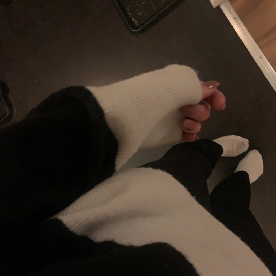 Svart/vit stickad tröja - 90