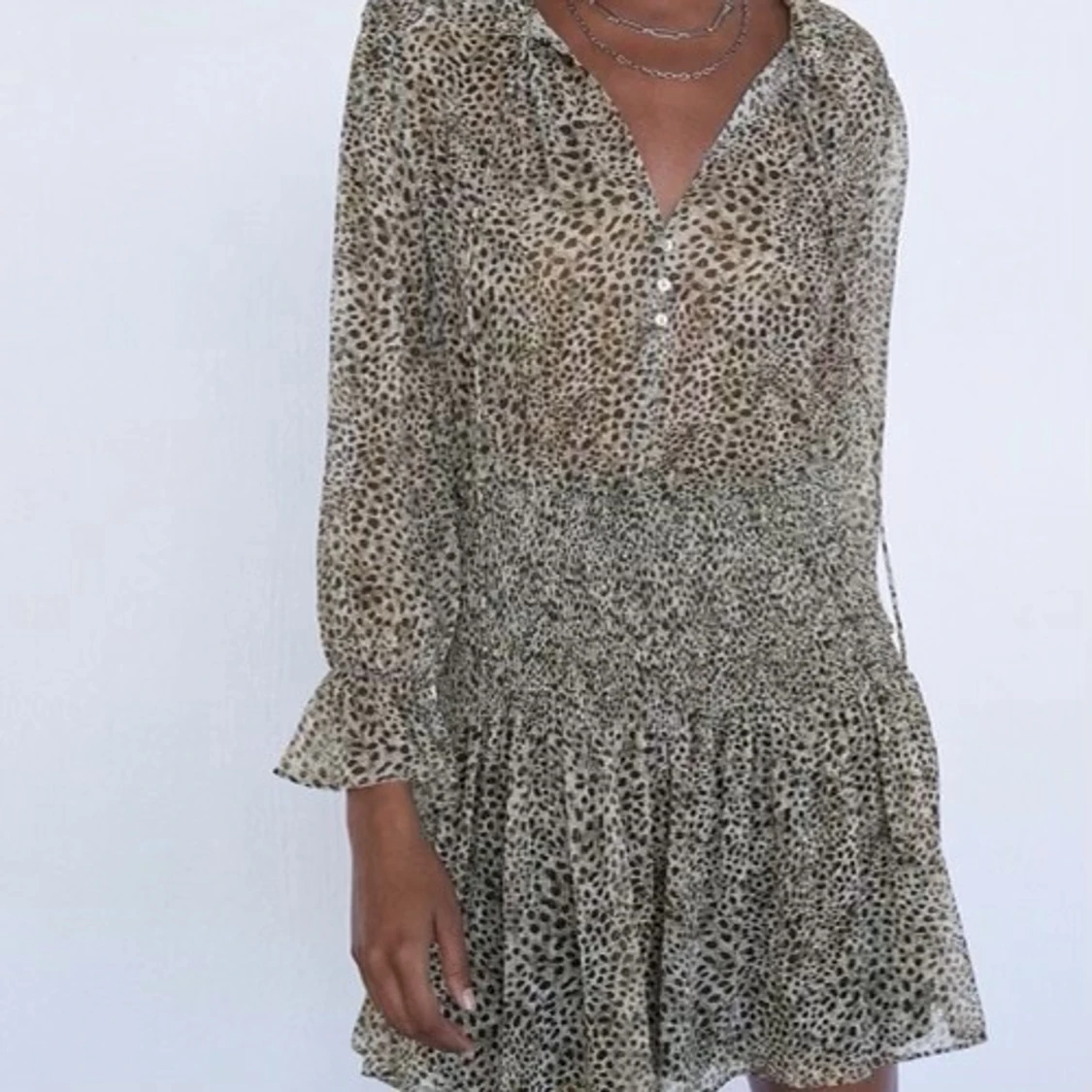 Jättefin slutsåld zara klänning