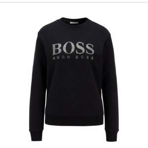Säljer denna fina Hugo boss tröja som inte kommer till användning längre. Fint skick!                                     Frakt: 57kr (köparen står för frakten)💗