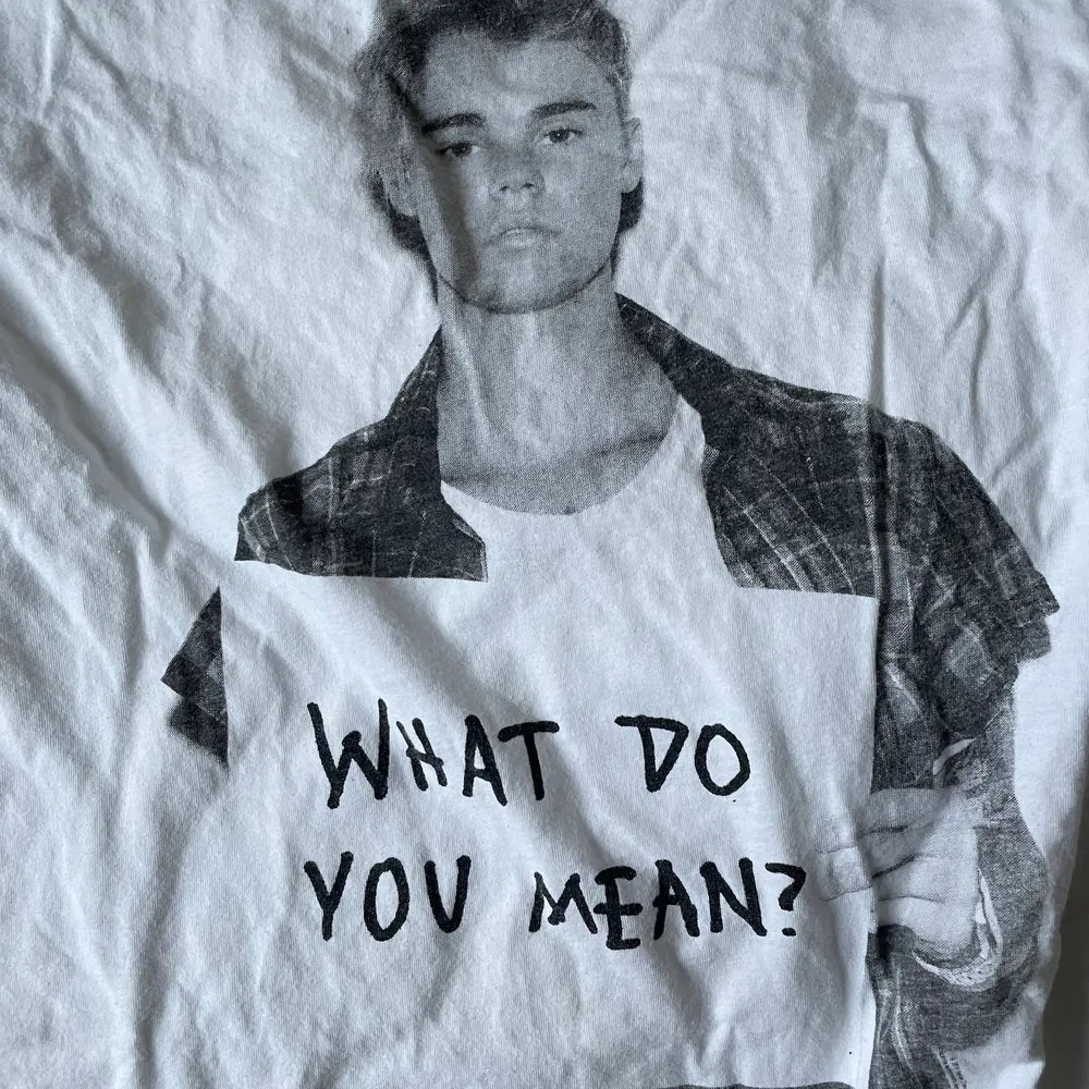 Säljer min Justin Bieber T-shirt. Är öppen för byten och priset kan diskuteras.. T-shirts.