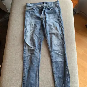  Jeans GANT två såna hållare för skärpet är borta men inga hål i själva jeansen high waist, skinny leg W28 L32 
