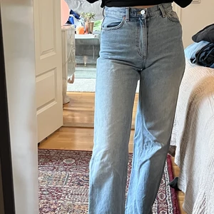 Yoko jeans - Säljer mina Yoko jeans från monki i storlek 26