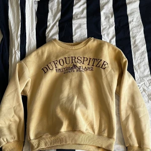 tröja från shein, beige  - tröja från shein, använd typ 1 gång 