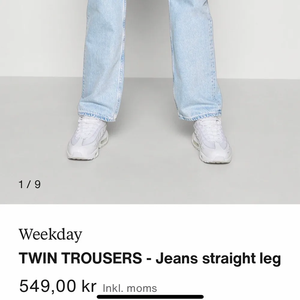 Weekday jeans i modellen ”twin trousers straight leg” i storle 31. Slutsålda i denna storlek . Jeans & Byxor.