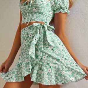 Säljer en hel ny kjol från SHEIN, storlek xs/s, DM för fler bilder 🤩 