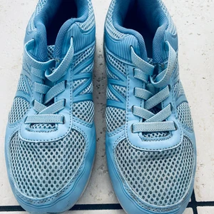 Skor stl 37 - Stl 37 färg blå fint skick