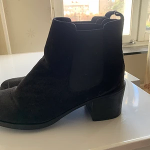 Boots - Sparsamt använd! Har stl 40 och dem passar mig☺️