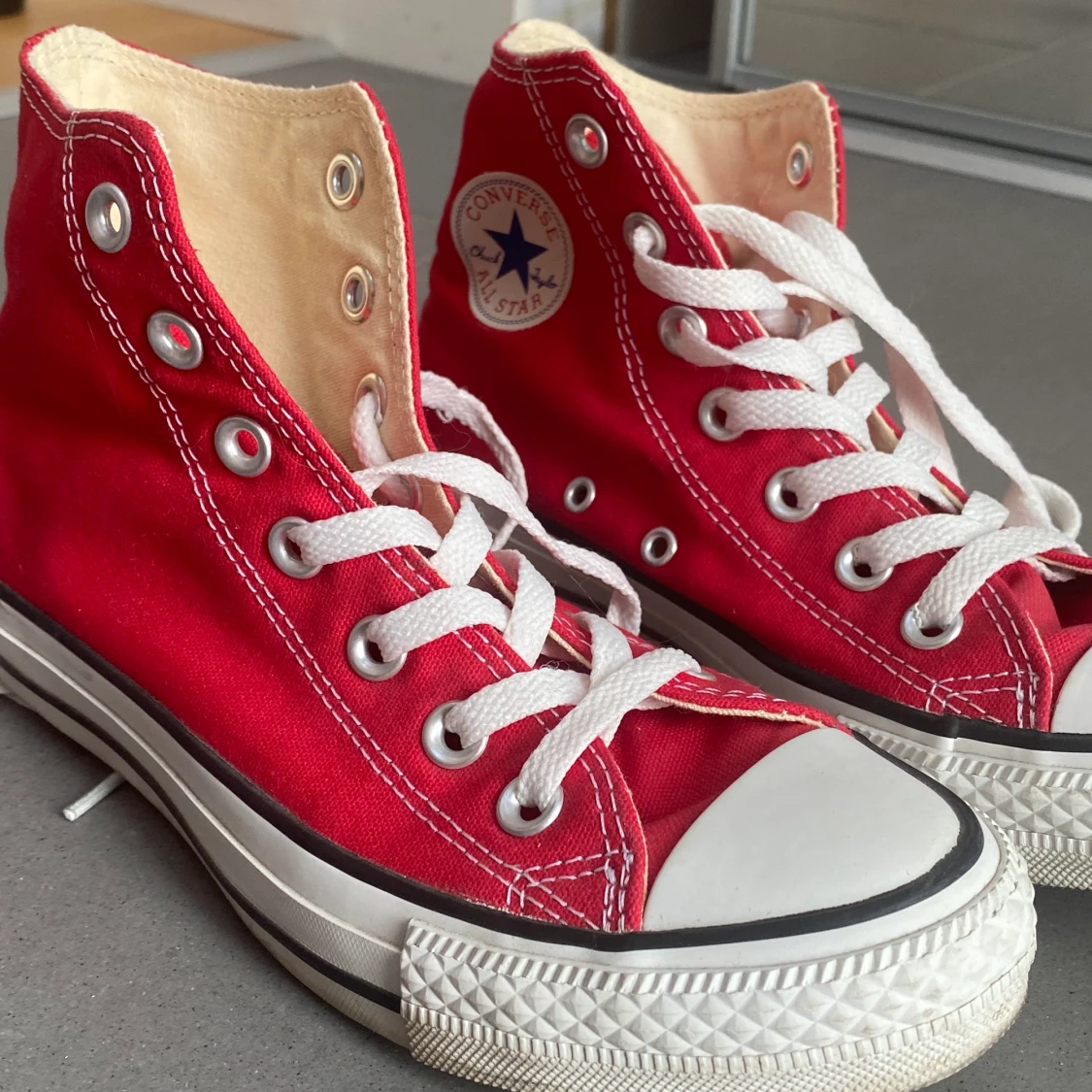 Converse high red