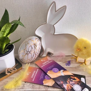 TÄVLING💫 -  Tävlingsdags!!  Nu är det mindre än 2 månader kvar till sommaren och därför har vi skapat en tävling där ni som deltar får chansen att vinna drogtestarmband för att vara säker inför sommarens äventyr!!  Tävlingsregler:  💜 Gilla bilden på Instagram  💜 Följ oss på vår Instagram- SafeParty_uf 💜 Tagga 3 vänner i kommentarsfältet på Instagram och skriv det du mest ser fram emot med sommaren  OBS!! För större chans att vinna dela detta inlägg på din story!!  