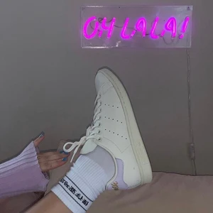 Stan Smith  - Hej säljer dessa snygga stan Smith skor i storlek 38 från Adidas. 💕