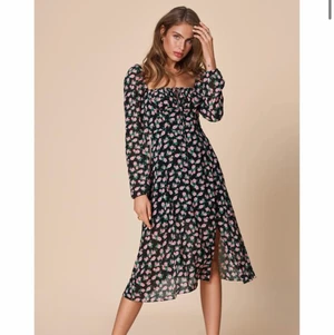 Klänning från adoore - Aldrig använd, nypris: 1395kr