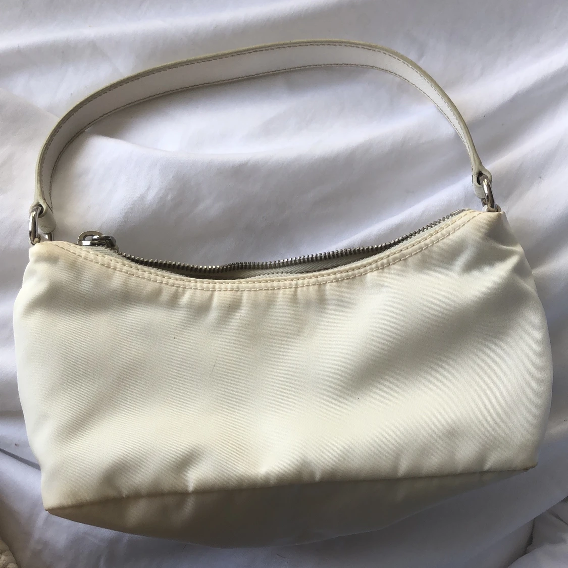 Prada Re-nylon vit väska - 90