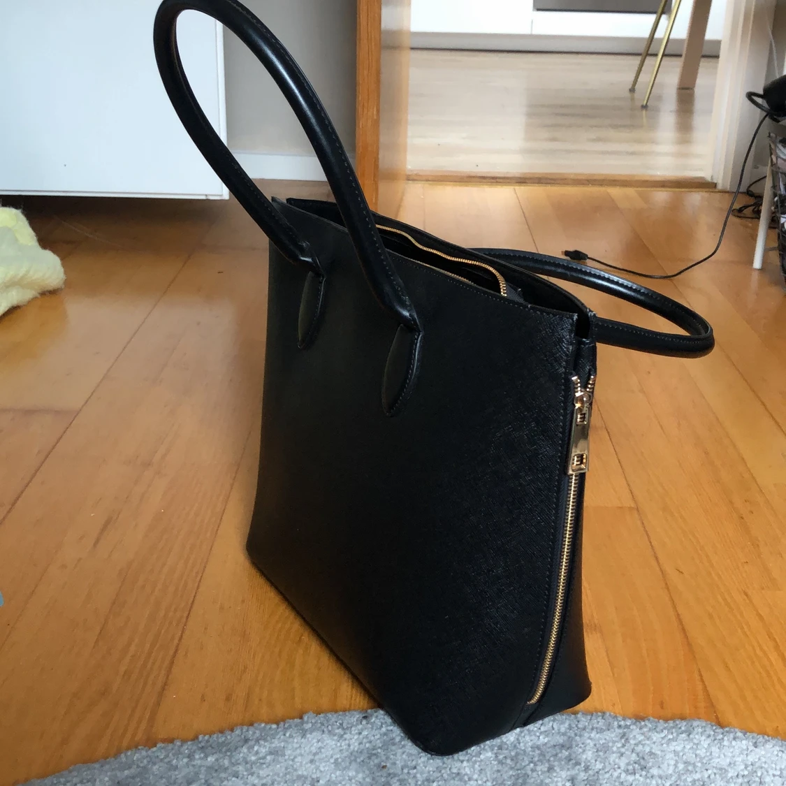 Svart skinnväska  - 90