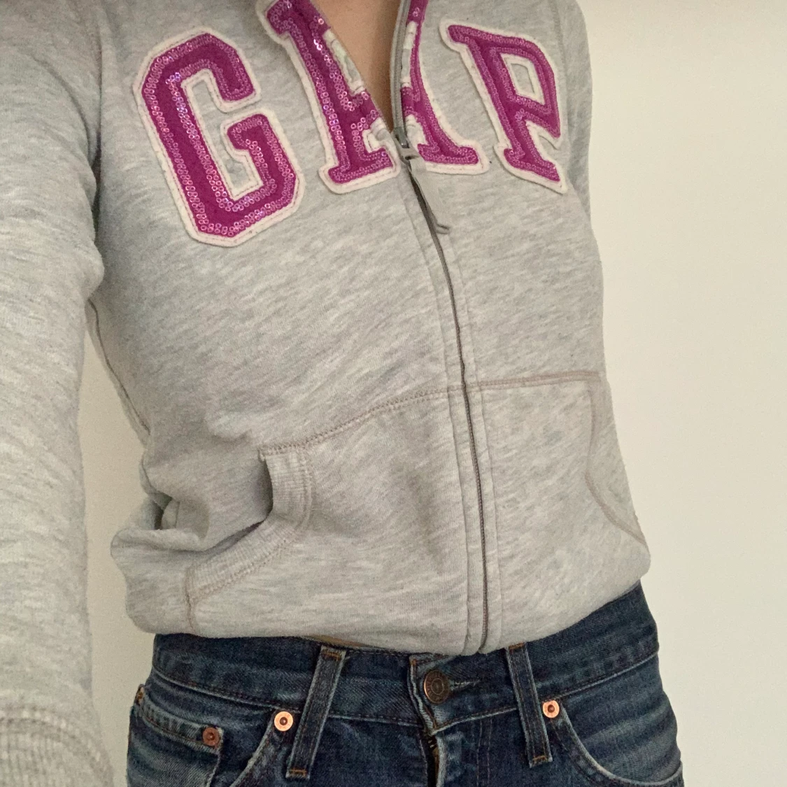 Gap sweater