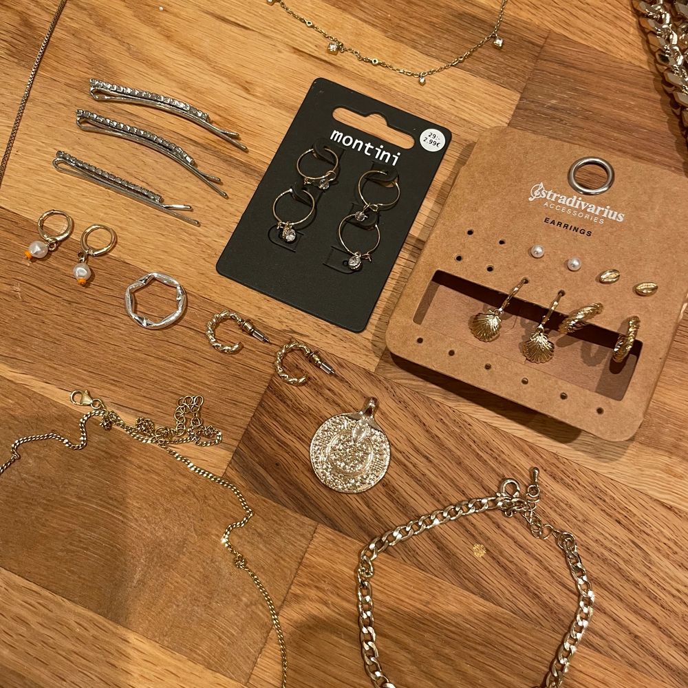Paket m. smycken ringar/örhänge/halsband | Plick