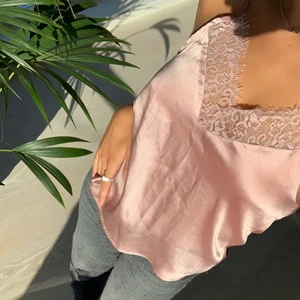 Topp - Säljer min söta topp från primark. Används inte längre..