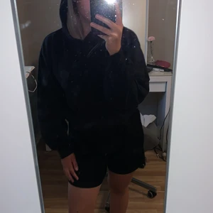 Svart hoodie ? - Skön, använd ett par ggr 