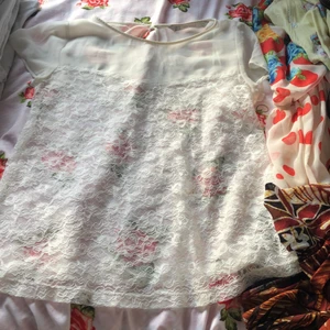 Sjorta  - Sjorta säljer för 20kr 💕💕💕om ni har frågor bara skriv ❤️❤️ från zara