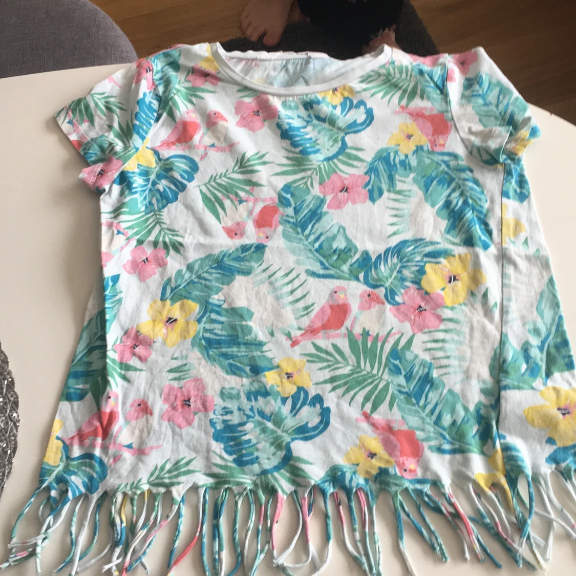 En färgglad sommar tröja 