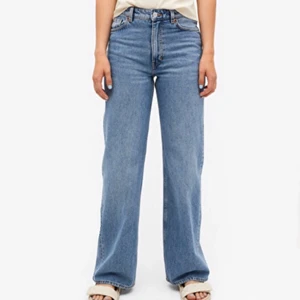 Yokojeans från MONKI  - Säljer mina yoko jeans från Monki. De är i storlek 26 men eftersom att de är tvättade så är dem smått ihopdragna. De säljs för 400kr och jag säljer de för 100kr. Exklusive frakt.