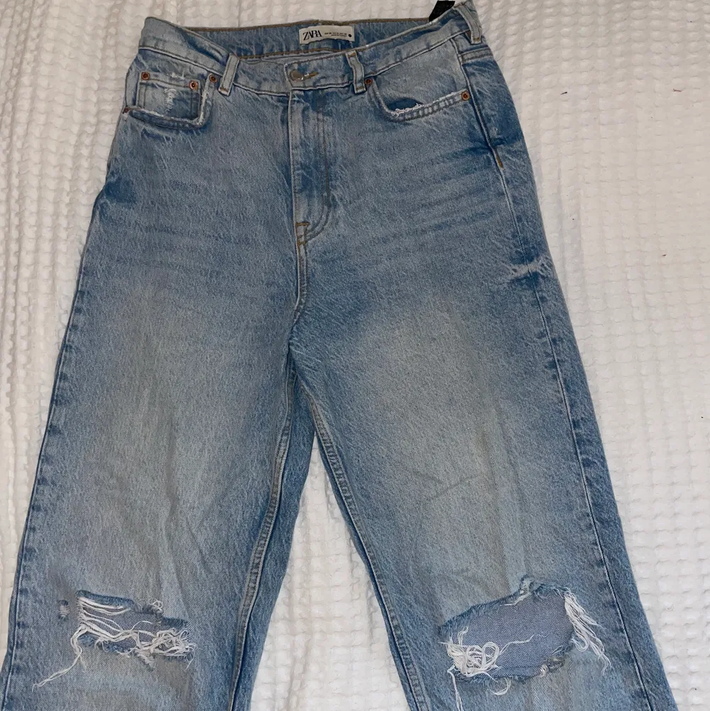 De populära jeansen från zara i stl 38 som inte kommer till användning längre . Jeans & Byxor.