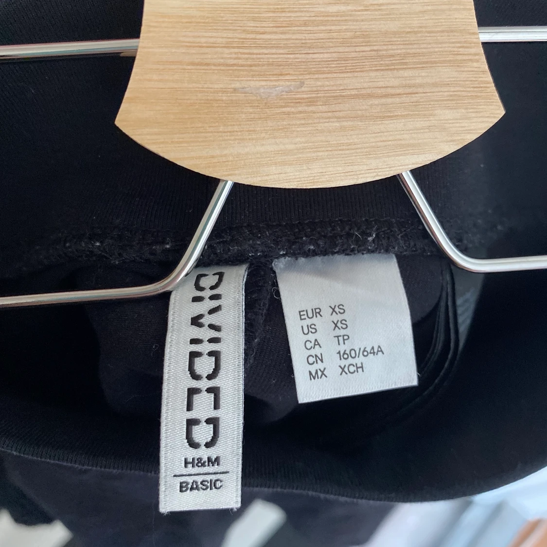 Svart kjol från H&M - 90