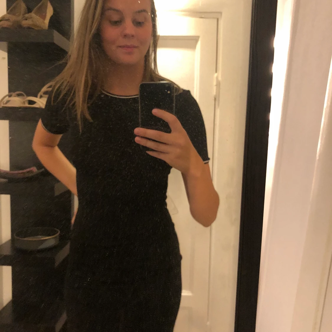 Svart ribbad klänning