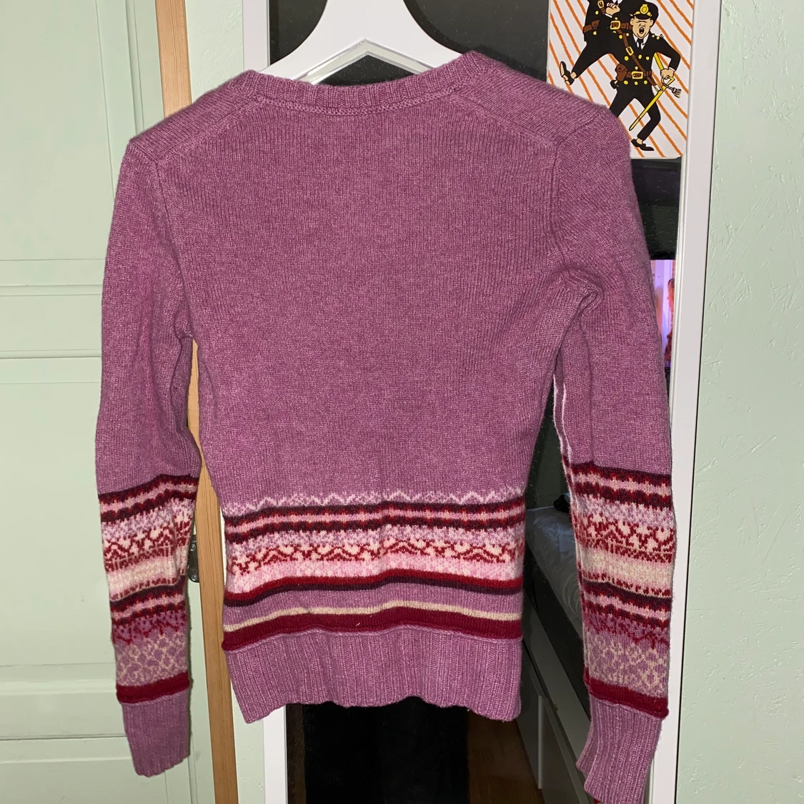 Fin lila stickad tröja med mönster - 90