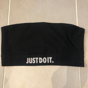 Nike tubtopp, strl M - Nyskick, oanvänd 