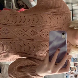 Na-kd  - Stickad rosa tröja från Na-kd. Använd ett fåtal gånger.