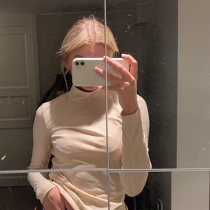 Nakd polo tröja  - Aldrig använt , storlek S 