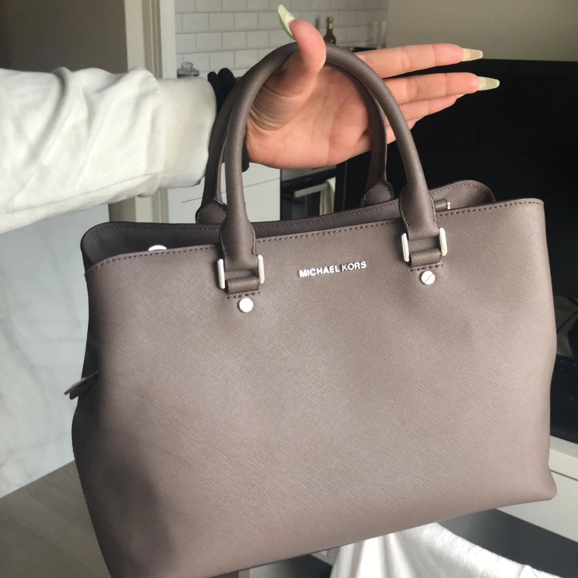 Micheal Kors Savannah - 90