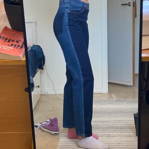 Tvåfärgade jeans  - Jeans som aldrig användts , frakt tillkommer! :)