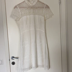 Ida Sjöstedt  - Klänning från Ida Sjöstedt. Storlek 42 men är insydd så är snarare storlek 38. Använd endast en gång