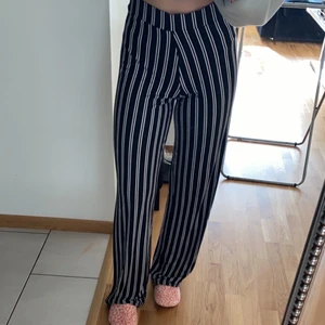 Byxor  - Byxor från ginatrico i storlek s