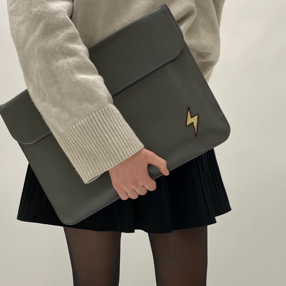 Laptopfodral grå inkl en patch - 90