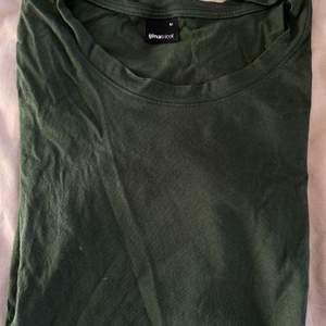 Grön vanlig tshirt från ginatricot | strl M | frakt tillkommer