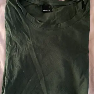 Grön vanlig tshirt från ginatricot | strl M | frakt tillkommer