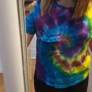 Tie die t-shirt - Tie die t-shirt storlek s köparen står för frakten 